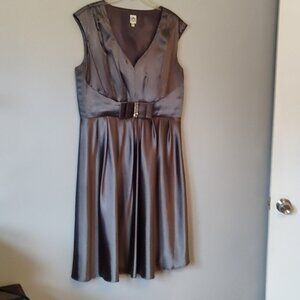 Sangria Women's pewter satin party dress size: 16